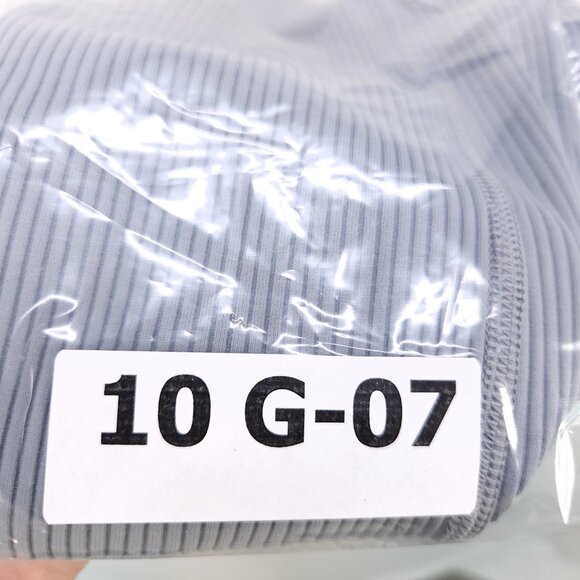 Vuori Ribbed Crop Tank Top Size Medium Gray Stretch Strappy Back Built In Bra - Picture 11 of 11